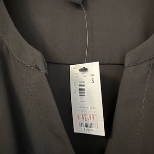 Black Tunic with good accent buttons and tie waist 100%Polyester